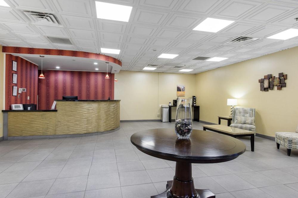 Quality Inn & Suites Charleston - Civic Center Zewnętrze zdjęcie