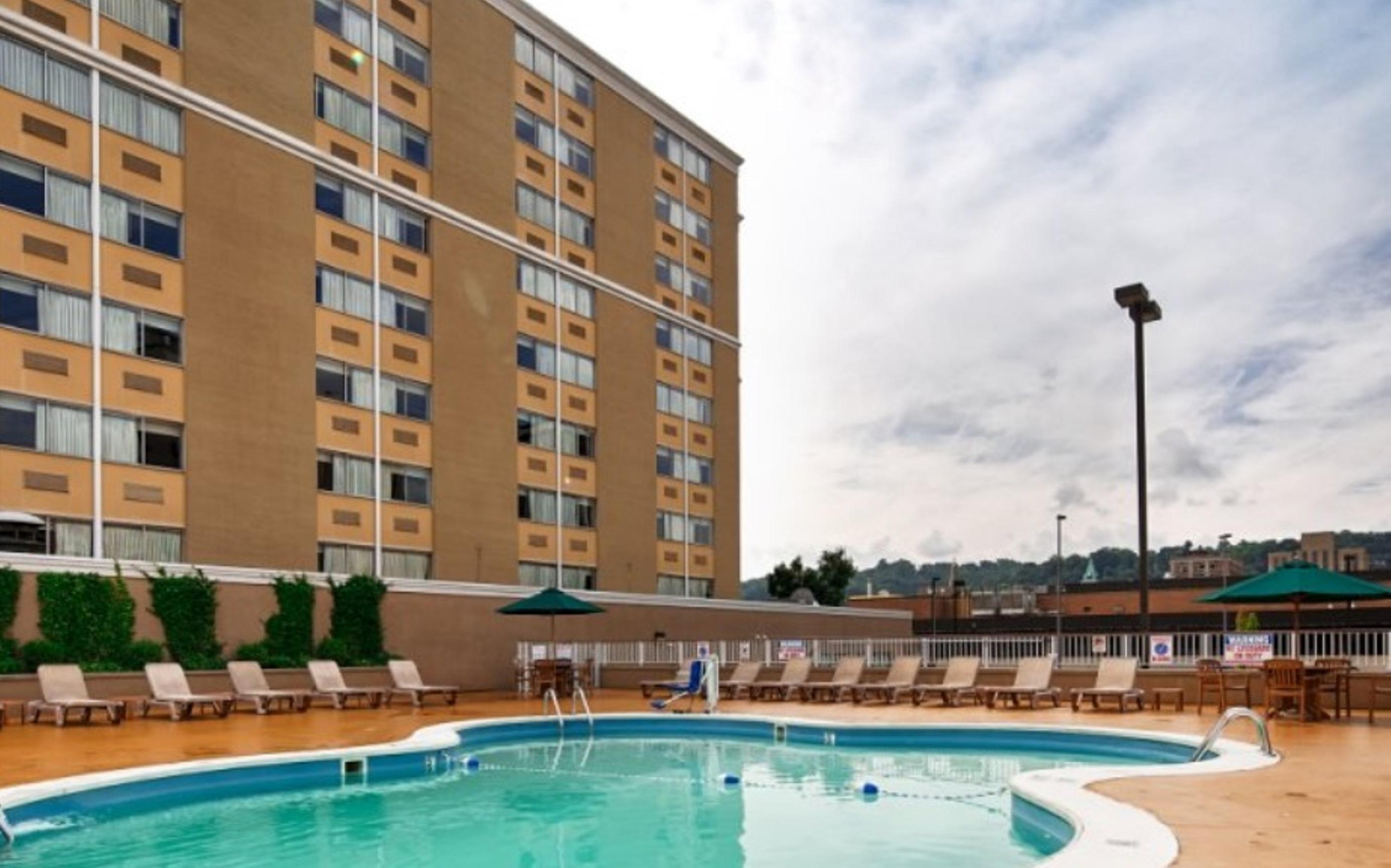 Quality Inn & Suites Charleston - Civic Center Zewnętrze zdjęcie
