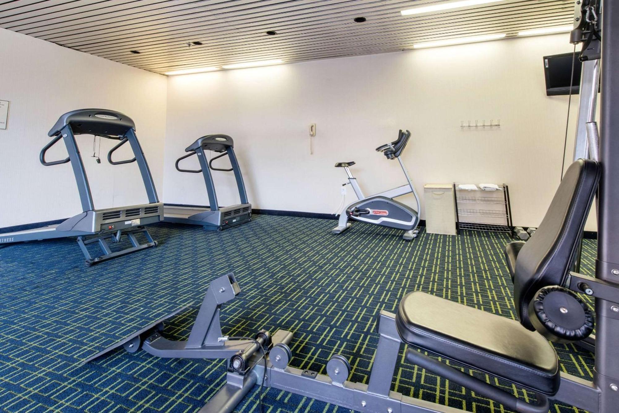 Quality Inn & Suites Charleston - Civic Center Zewnętrze zdjęcie