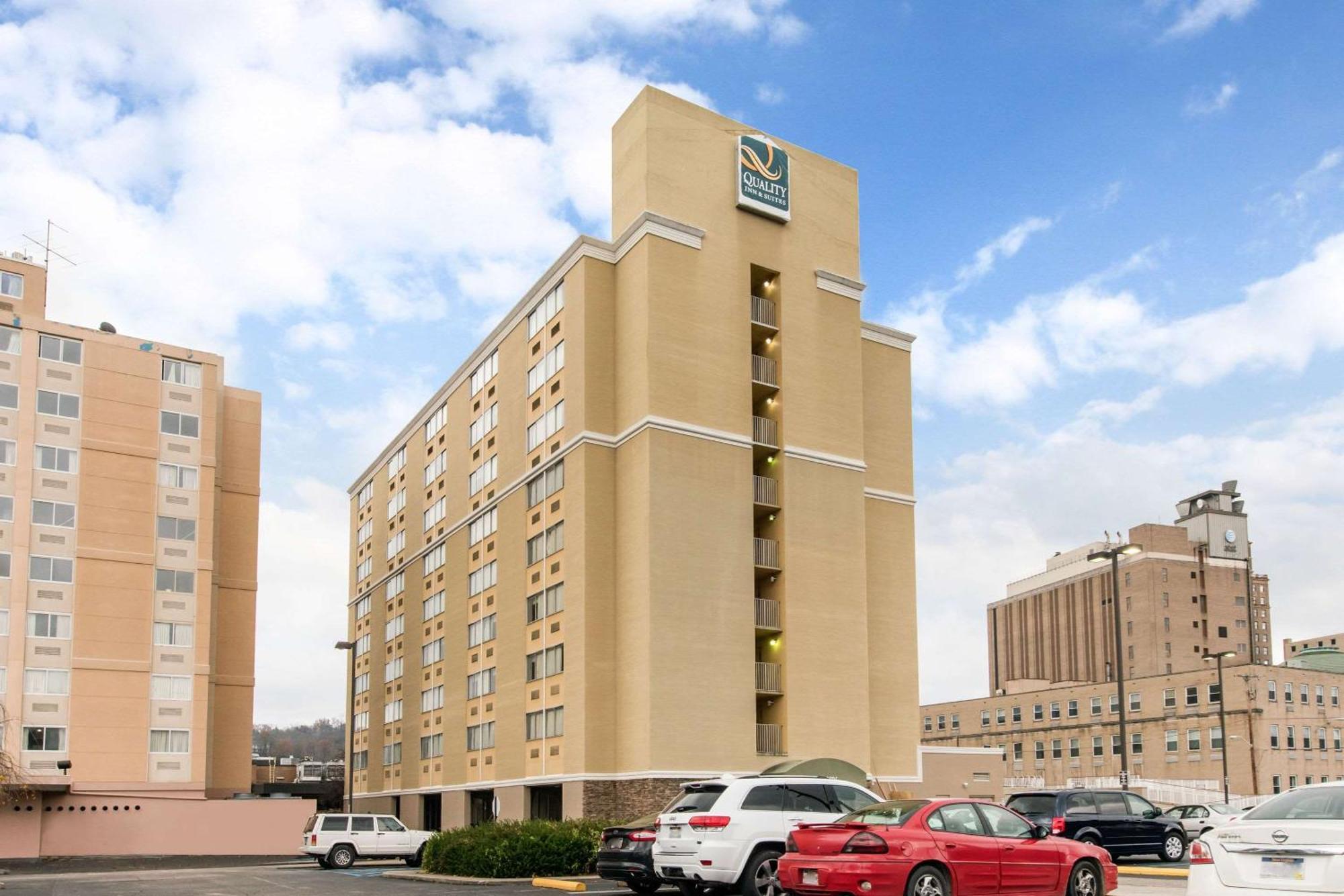 Quality Inn & Suites Charleston - Civic Center Zewnętrze zdjęcie