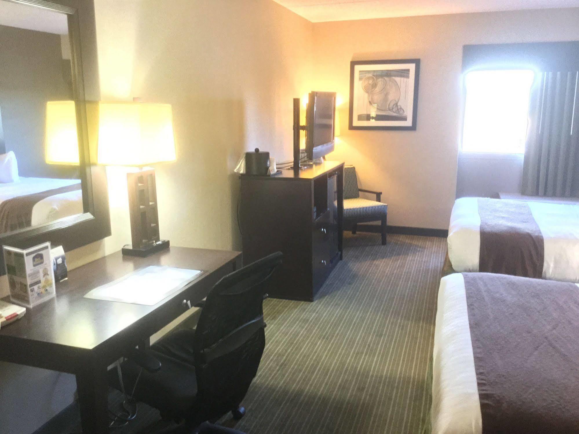 Quality Inn & Suites Charleston - Civic Center Zewnętrze zdjęcie