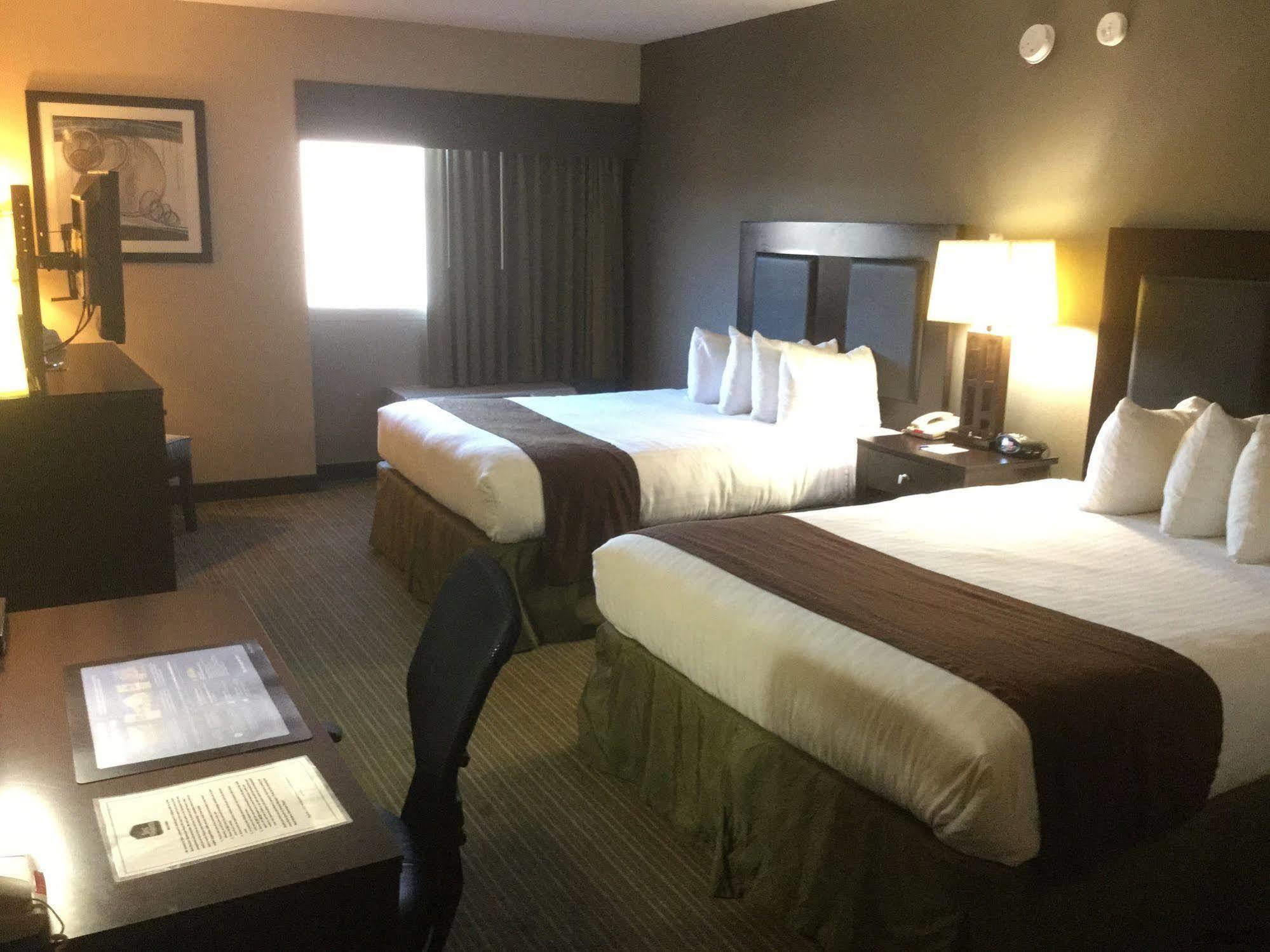 Quality Inn & Suites Charleston - Civic Center Zewnętrze zdjęcie