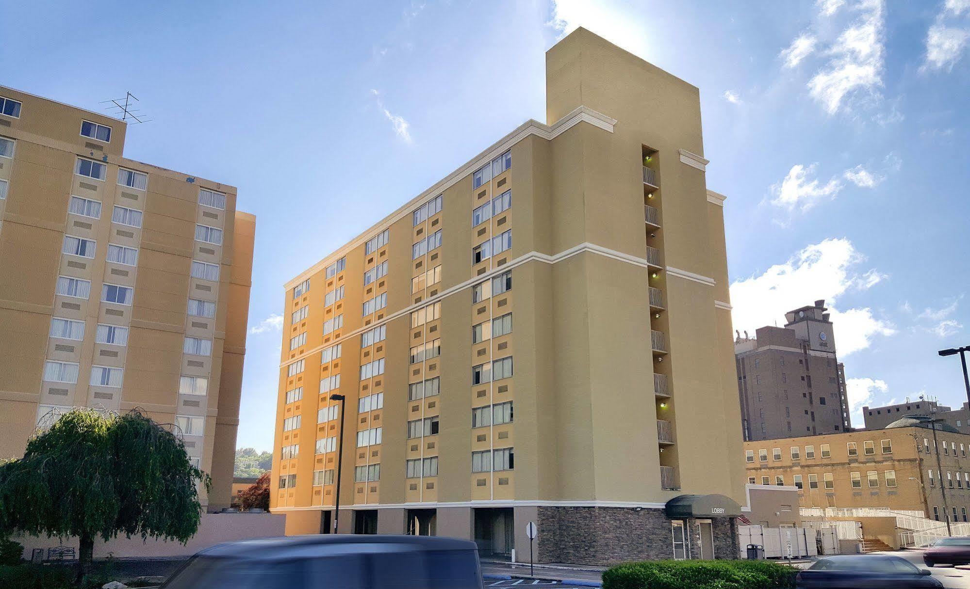 Quality Inn & Suites Charleston - Civic Center Zewnętrze zdjęcie